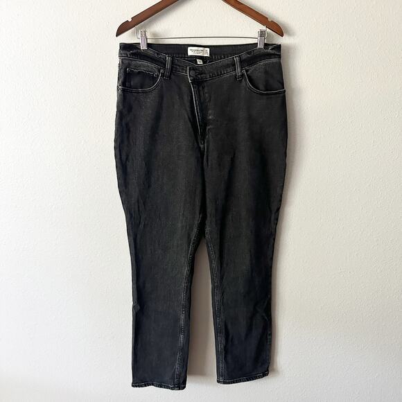 Abercrombie & Fitch The 90s Slim Straight Jean Ultra High Rise size 32/14 SHORT - Picture 2 of 13